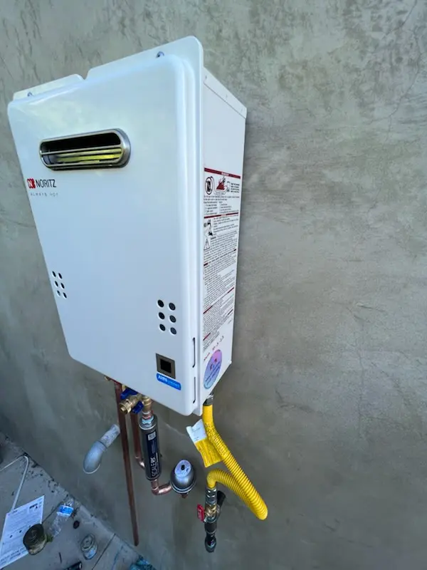 Tankless water heater installation for Timberknoll Estates homes